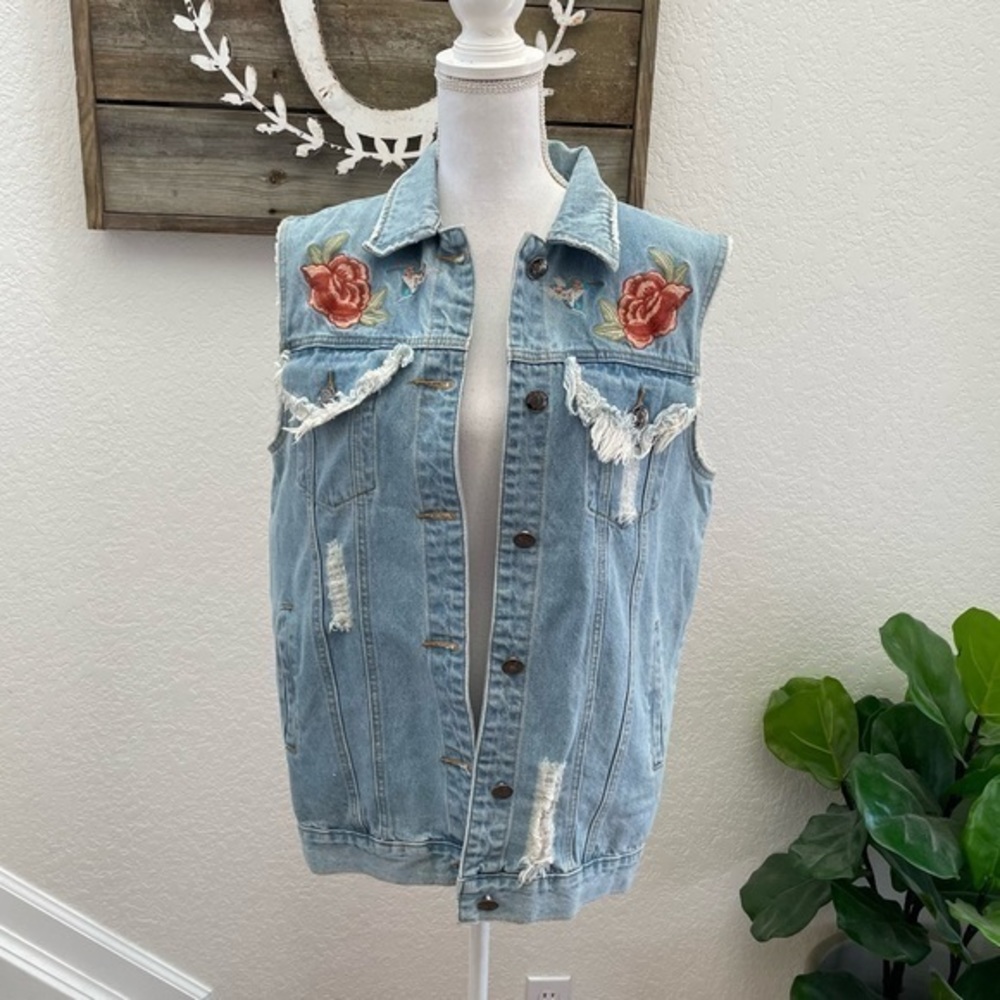 POL embroidered floral hummingbird‎ distressed longline denim jean vest Small
